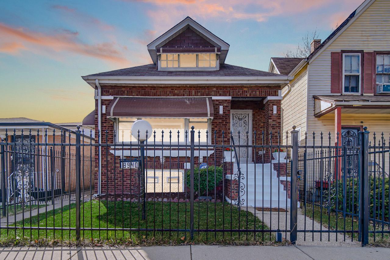8940 S Emerald Ave., Chicago, IL 60620