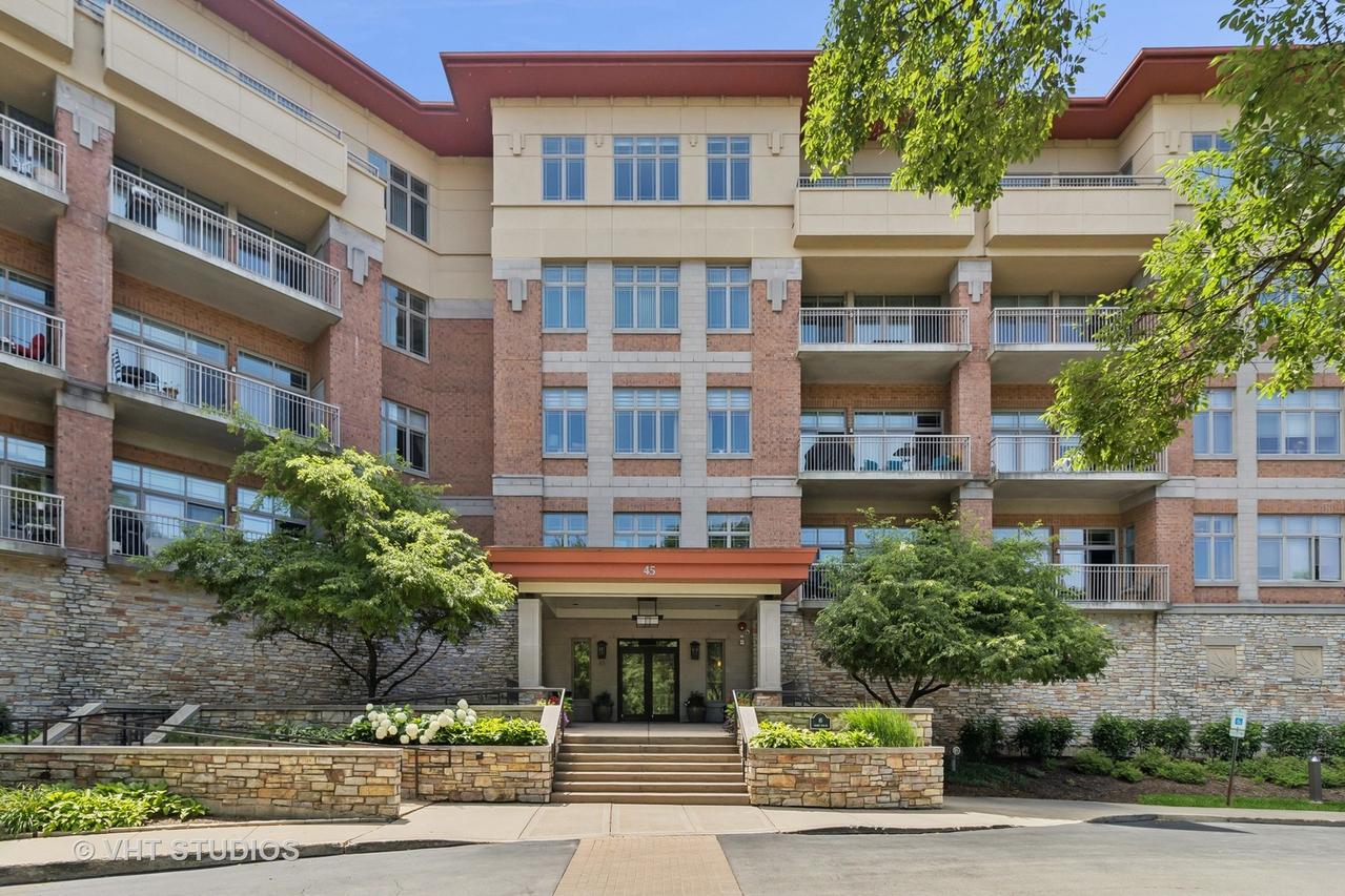 45 Prairie Park Dr. #206, Wheeling, IL 60090
