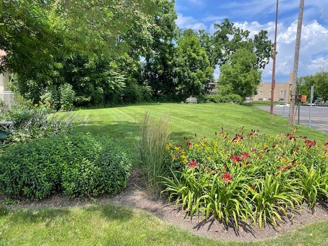 226 W Maple Ave., Libertyville, IL 60048