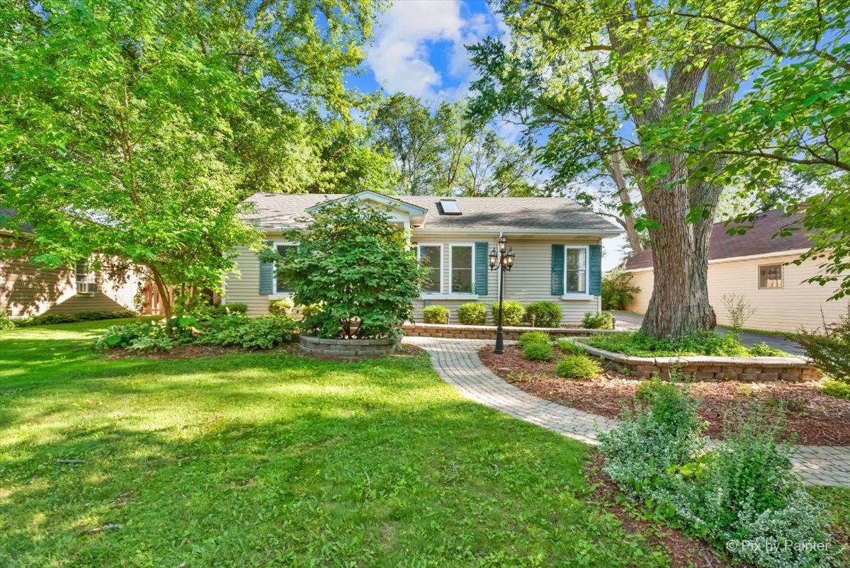 116 Deer Path Rd., Lake In The Hills, IL 60156