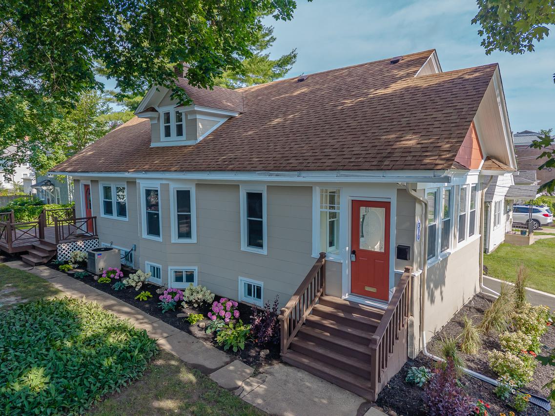 310 S Tryon St., Woodstock, IL 60098