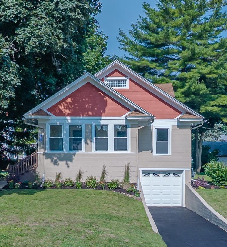 310 S Tryon St., Woodstock, IL 60098