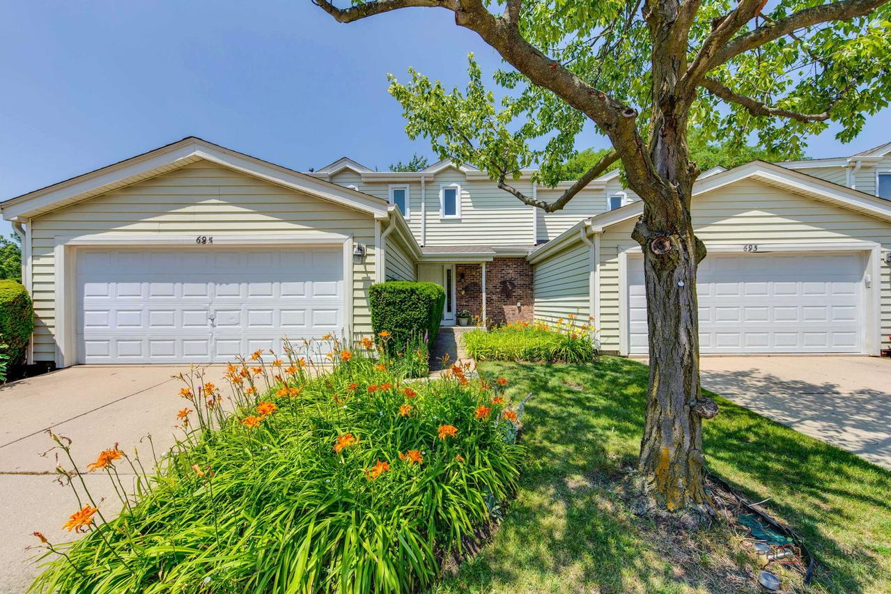 695 London Sq., Hoffman Estates, IL 60169