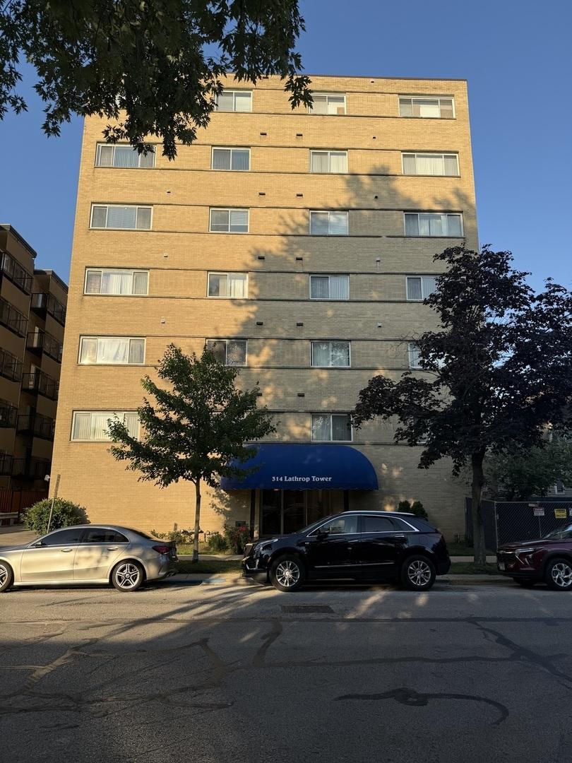 314 Lathrop Ave. #502, Forest Park, IL 60130