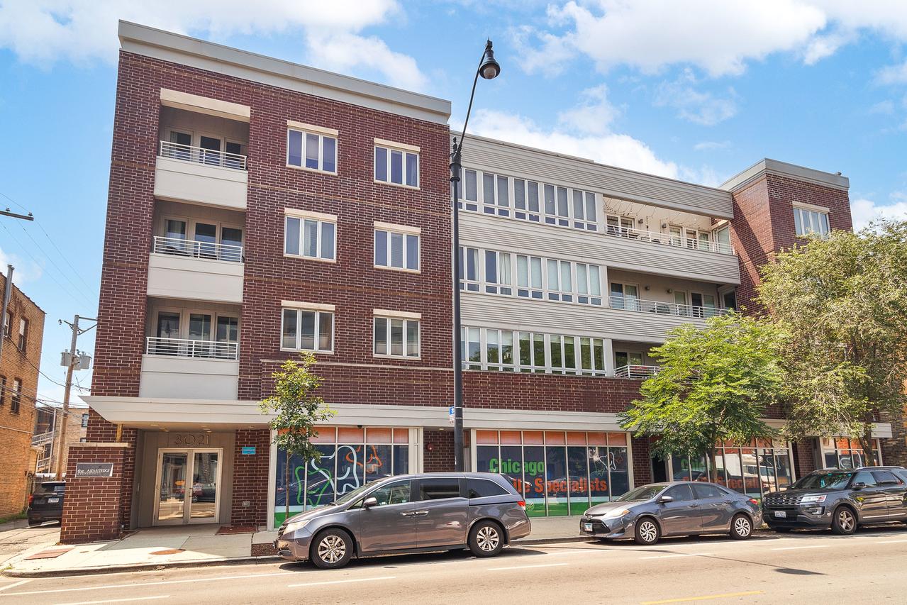 3021 W Armitage Ave. #402, Chicago, IL 60647