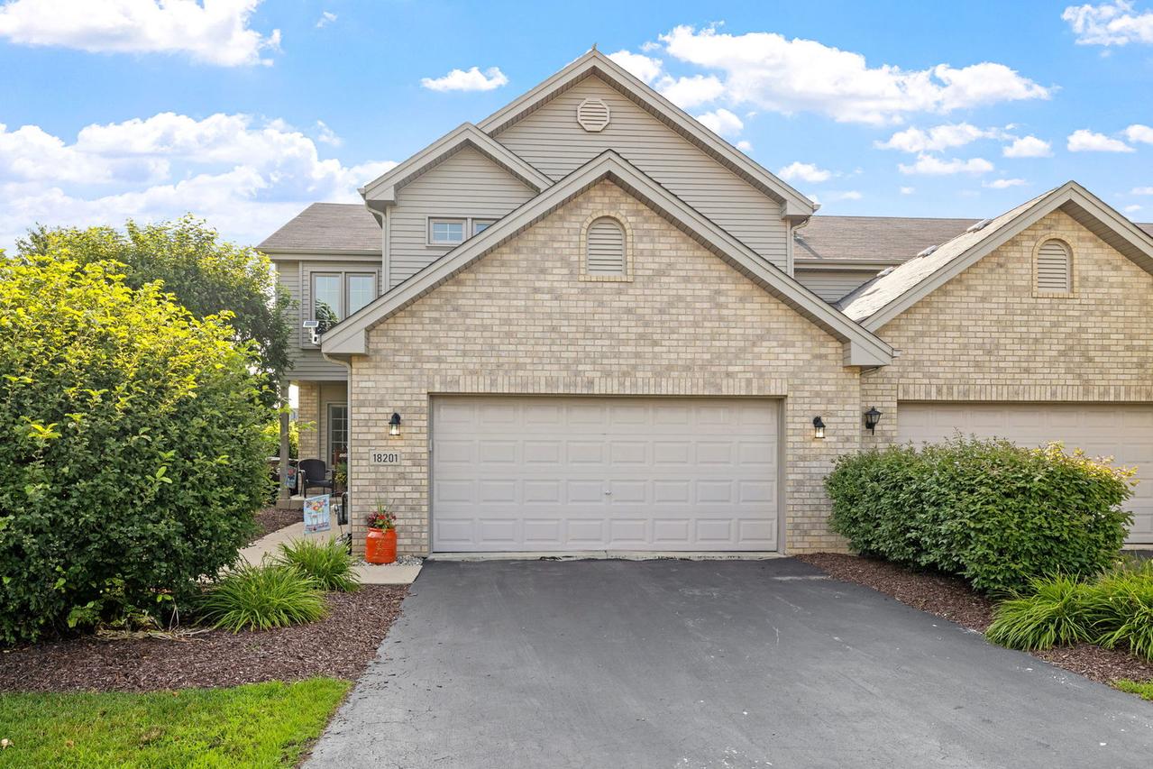 18201 Newcastle Ct., Tinley Park, IL 60487