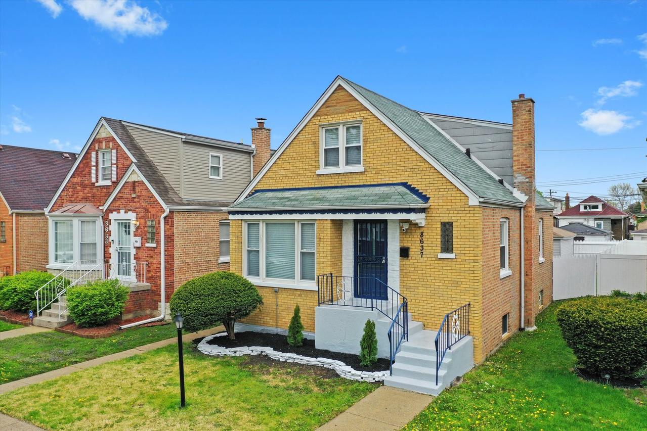 8637 S Honore St., Chicago, IL 60620