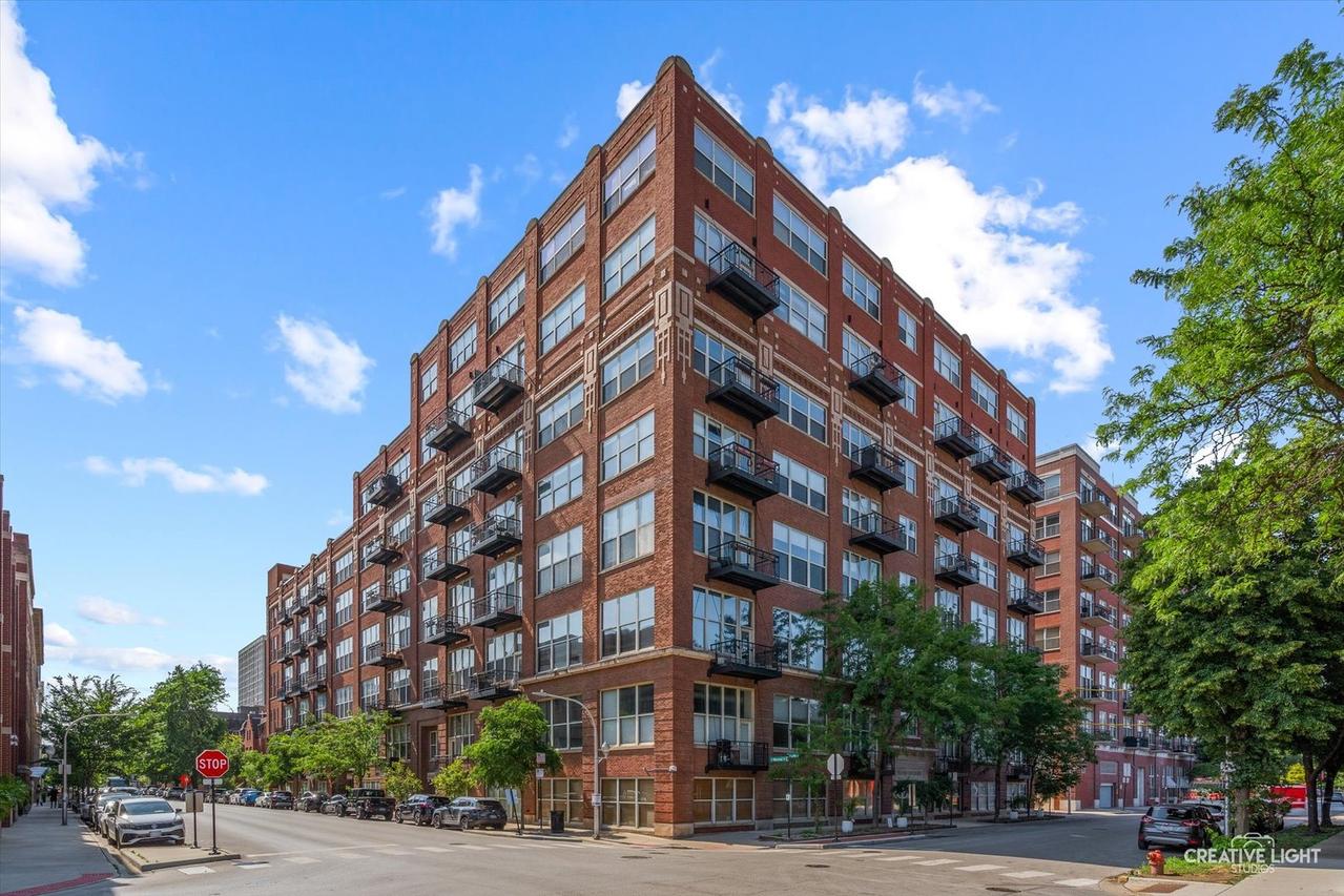 1500 W Monroe St. #219, Chicago, IL 60607