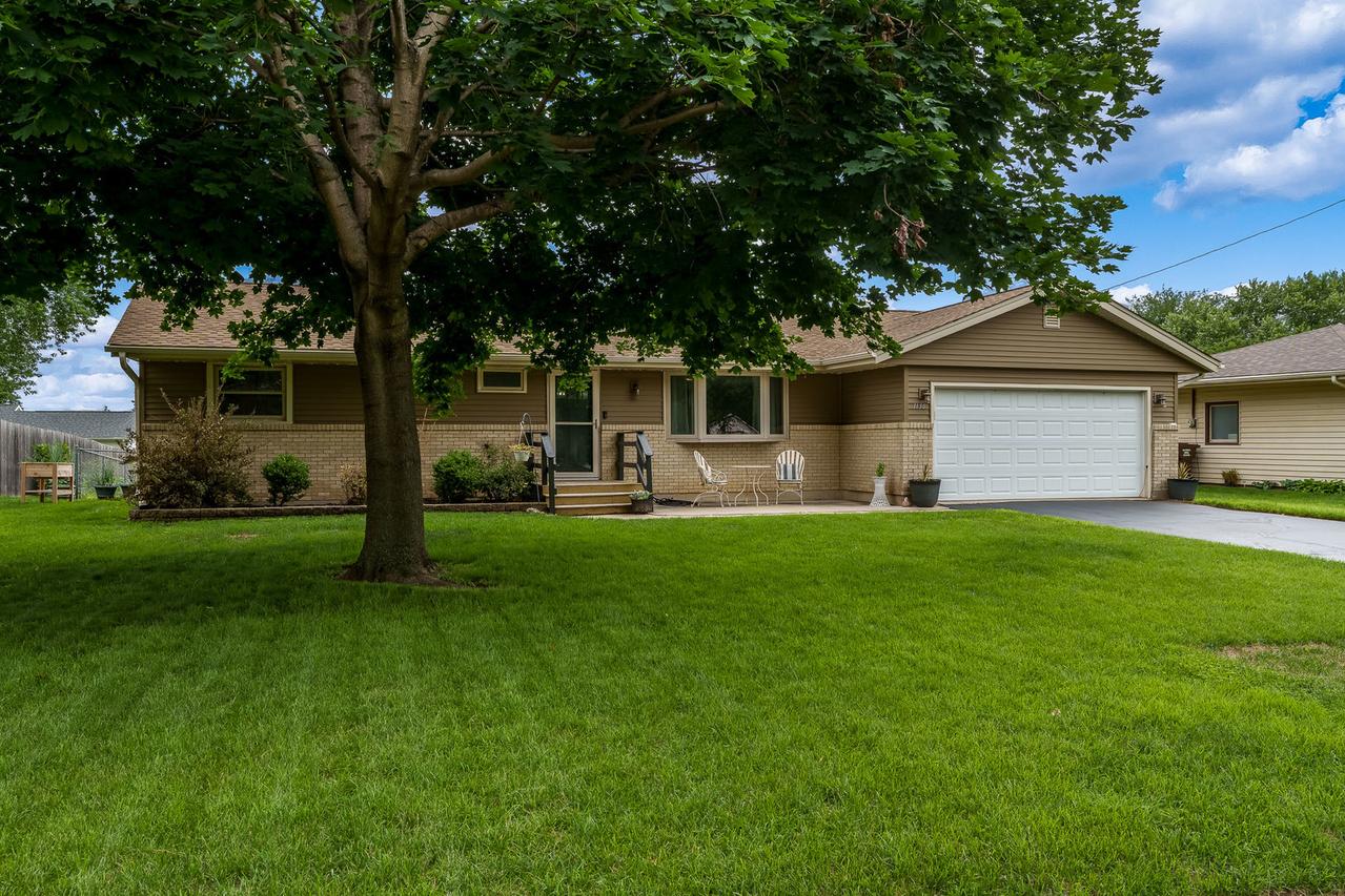 1136 Jackson St., Pecatonica, IL 61063