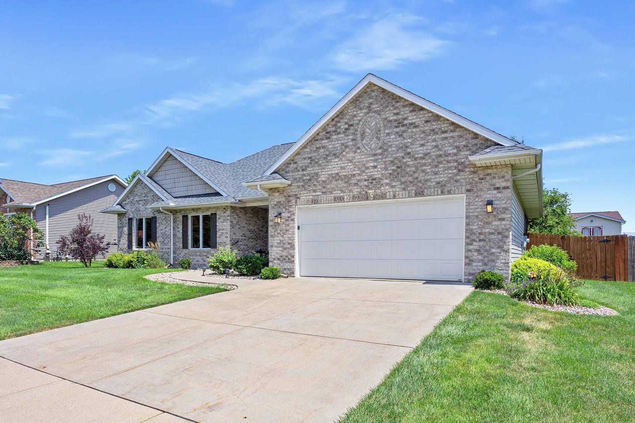2214 Bracebridge Rd., Bloomington, IL 61705