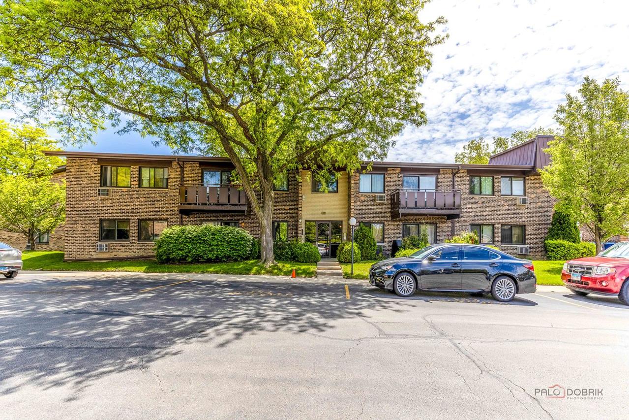 2638 N Windsor Dr. #101, Arlington Heights, IL 60004