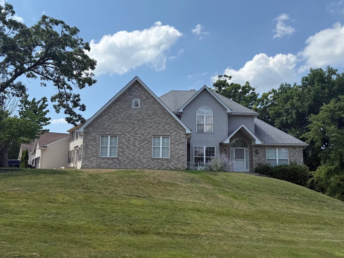 494 Rosewood Dr., Carpentersville, IL 60110