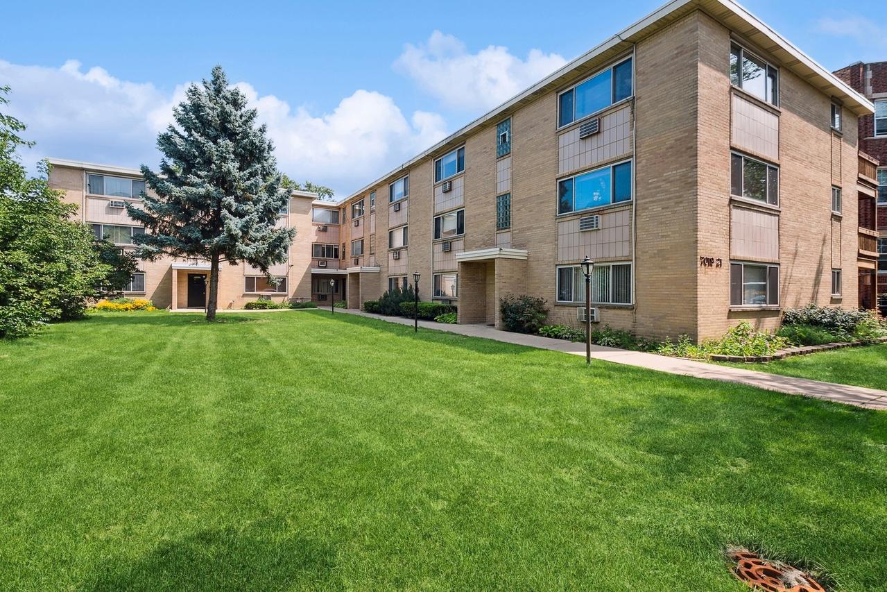 7019 N Ridge Blvd. #3C, Chicago, IL 60645