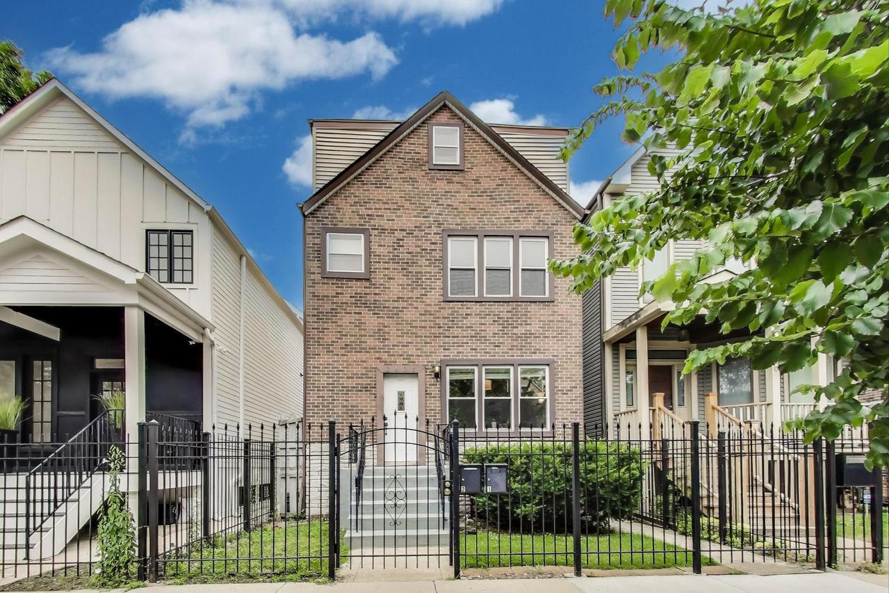 3432 W Palmer St., Chicago, IL 60647