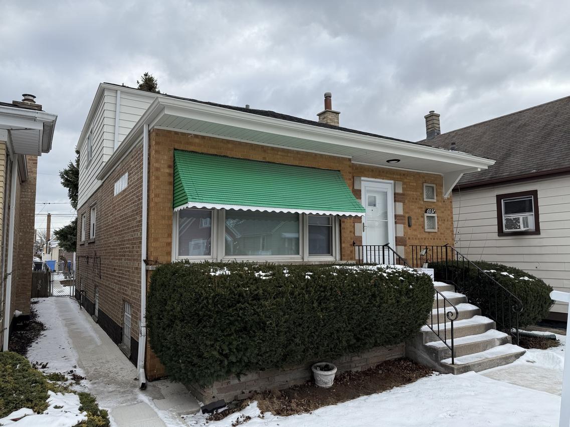 6037 S Mason Ave., Chicago, IL 60638