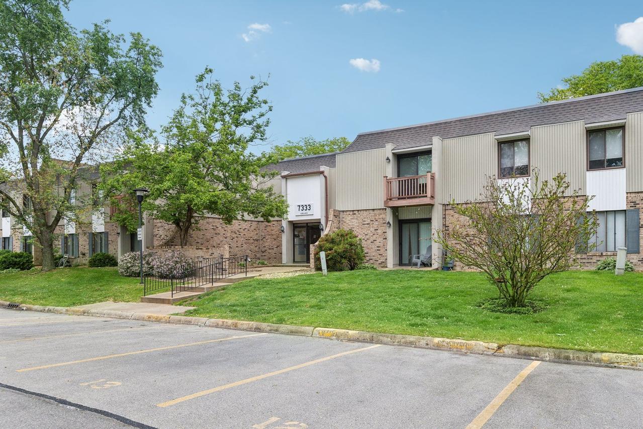7333 Grand Ave. #102, Downers Grove, IL 60516