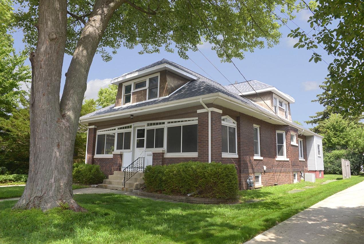 2721 6th St., Peru, IL 61354