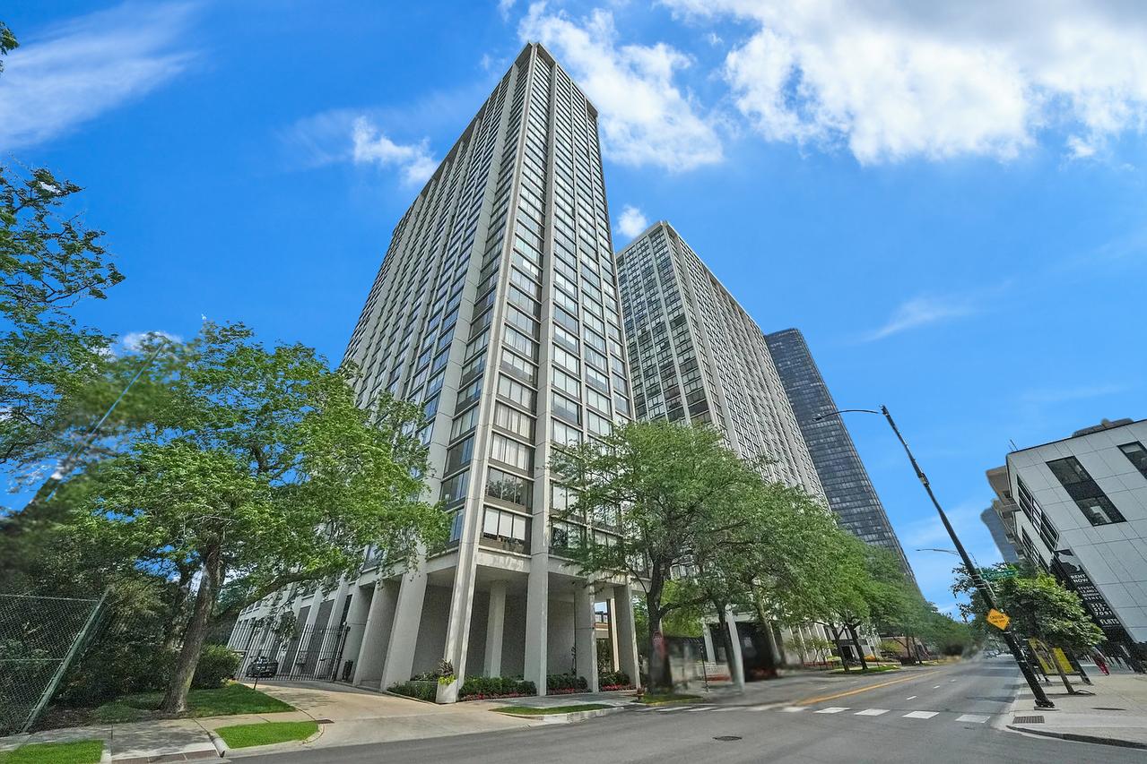 5455 N Sheridan Rd. #1008, Chicago, IL 60640