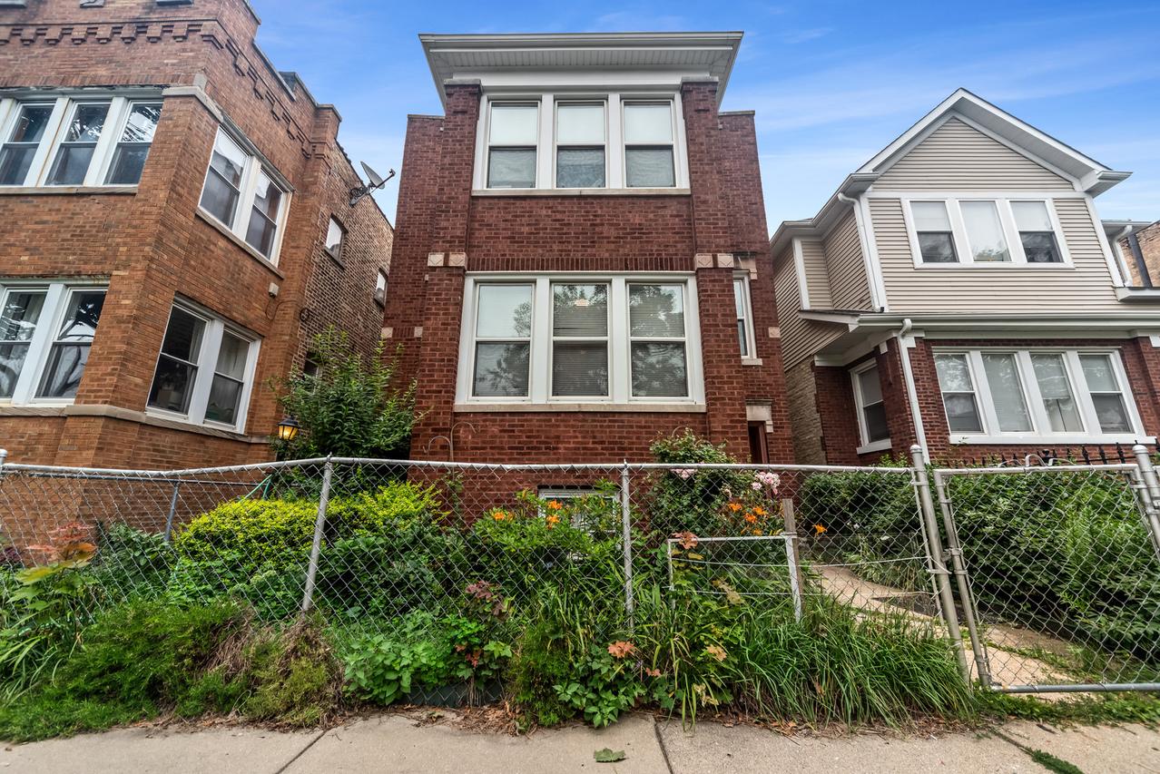 5017 N Sawyer Ave., Chicago, IL 60625