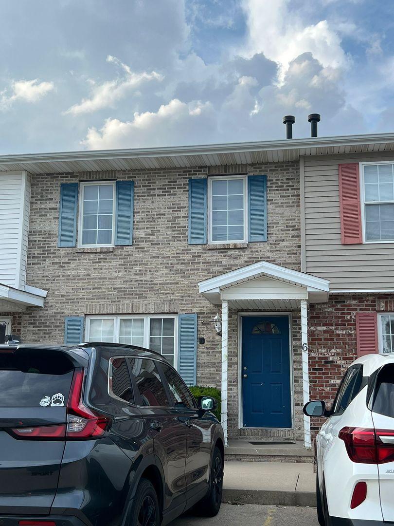 1 Andy Ct. #6, Bloomington, IL 61704
