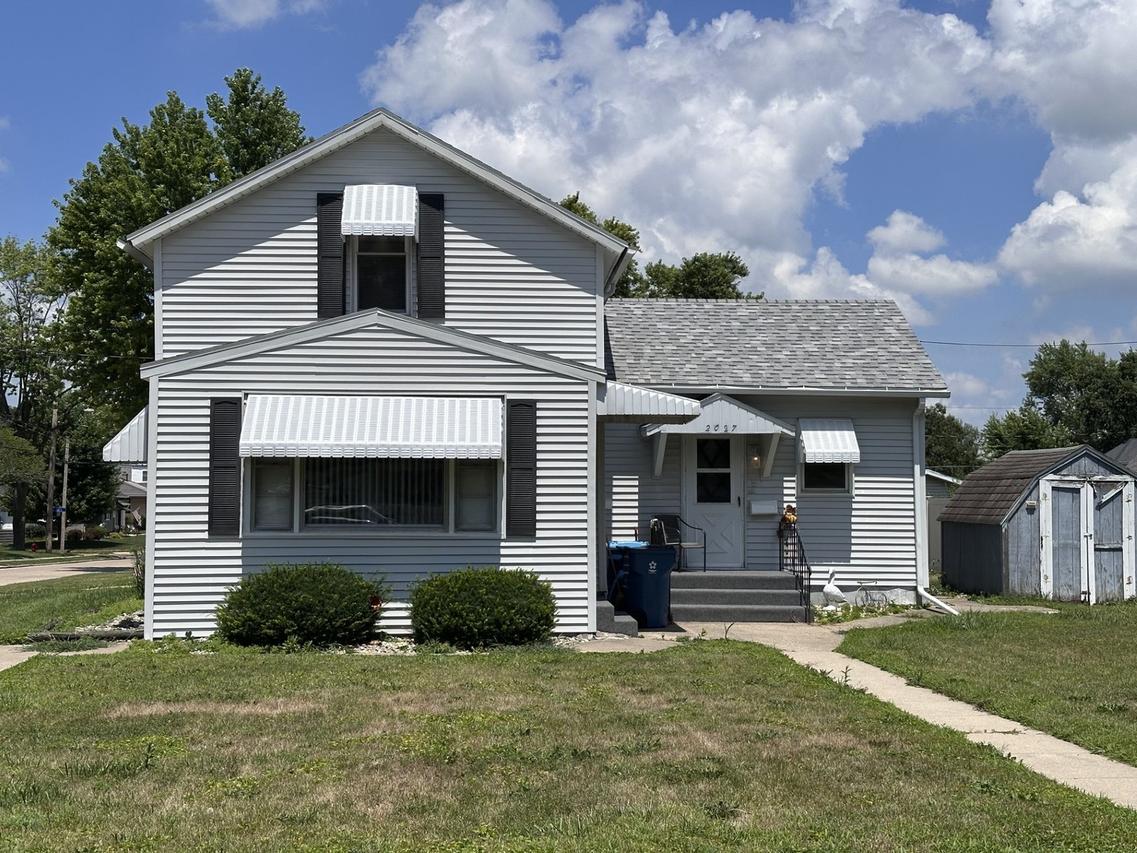 2027 10th St., Peru, IL 61354