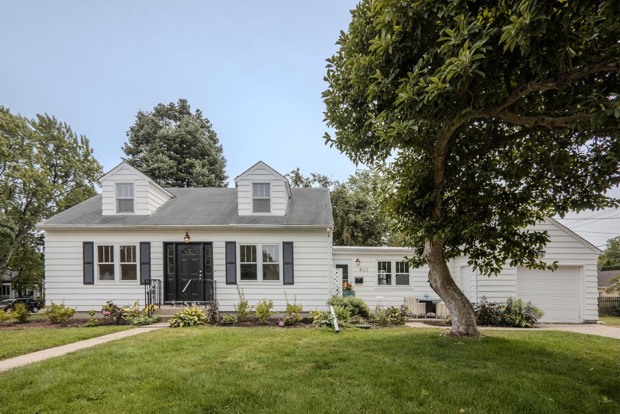 802 Union St., Geneva, IL 60134