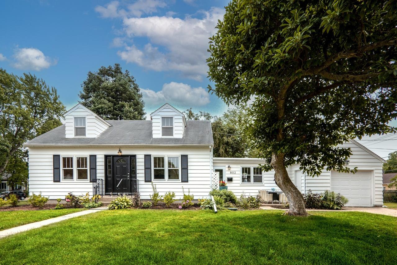 802 Union St., Geneva, IL 60134