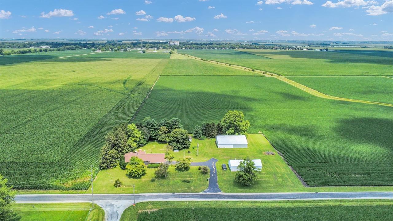 1102 County Road 600, Tolono, IL 61880