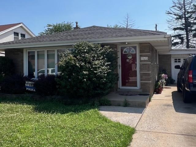9523 S Kostner Ave., Oak Lawn, IL 60453