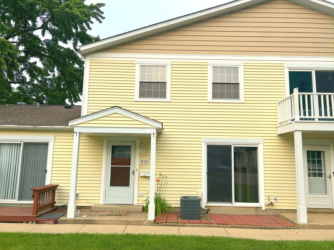 1212 Thyne Ct. #29C, Wheeling, IL 60090