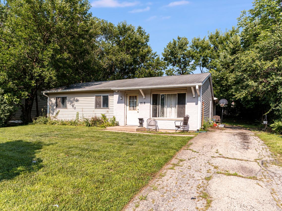 218 Bedford Rd., Bolingbrook, IL 60440