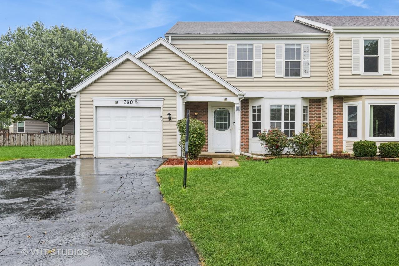 780 Trinity Ct., Carol Stream, IL 60188