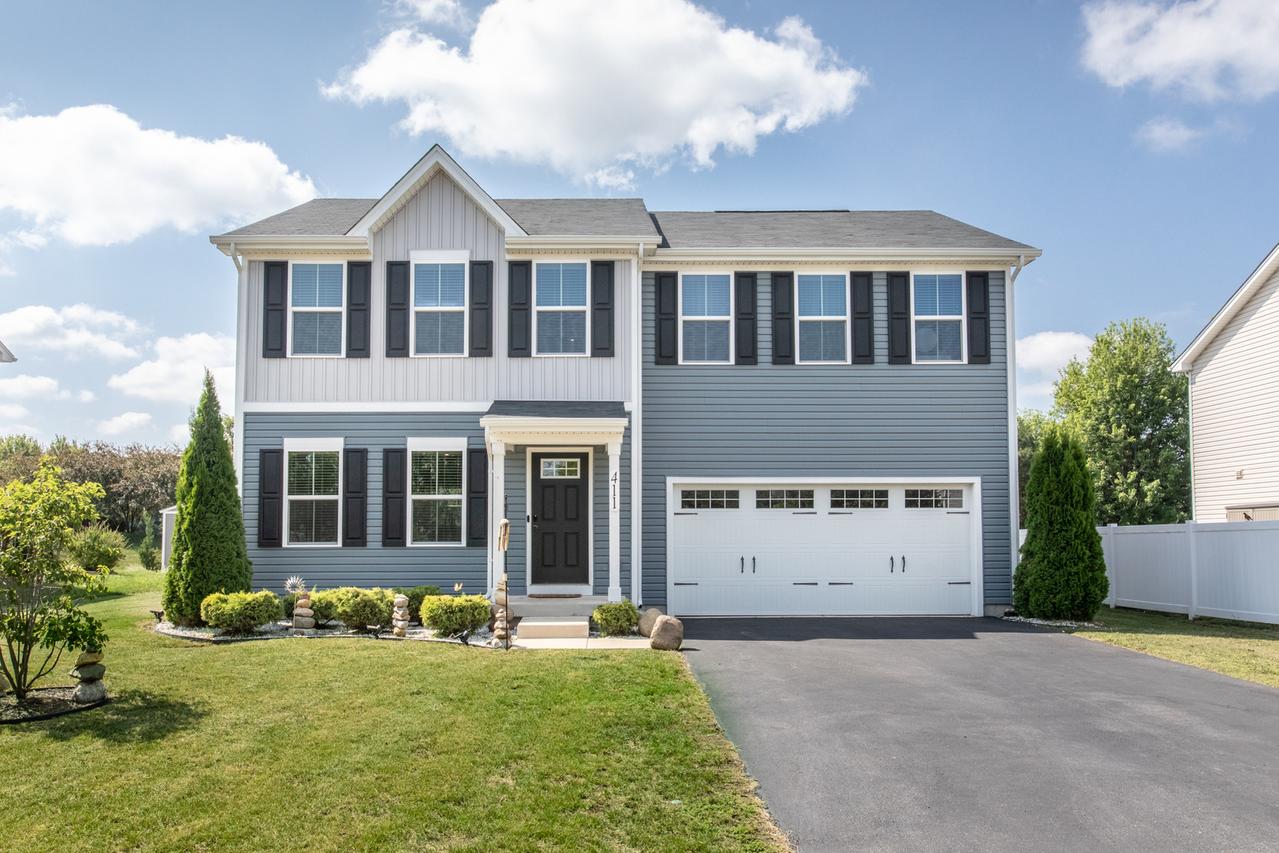411 E Meadowdale Cir., Hampshire, IL 60140