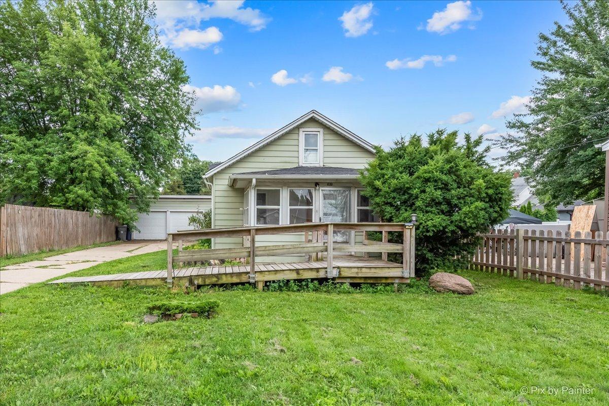 633 Slade Ave., Elgin, IL 60120