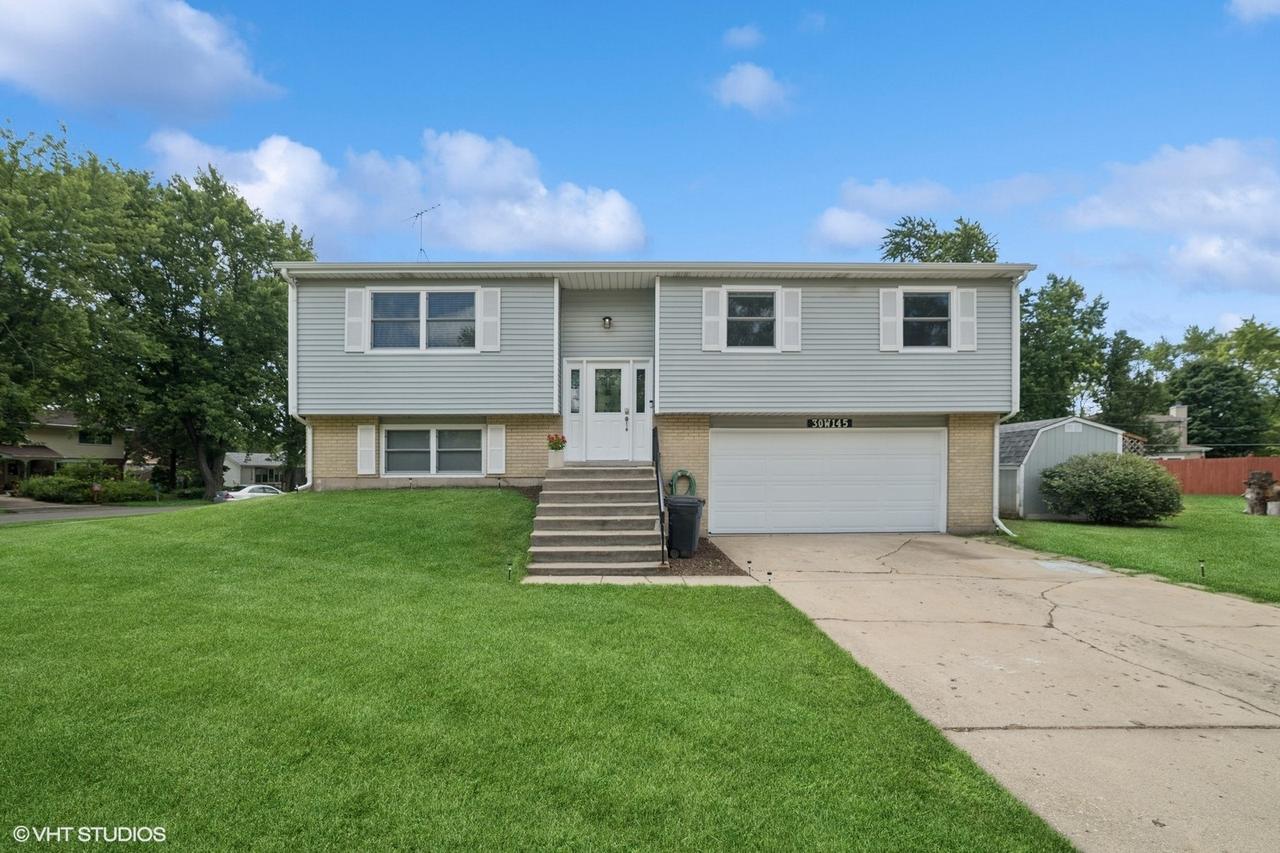 30W145 Country Lakes Dr., Naperville, IL 60563