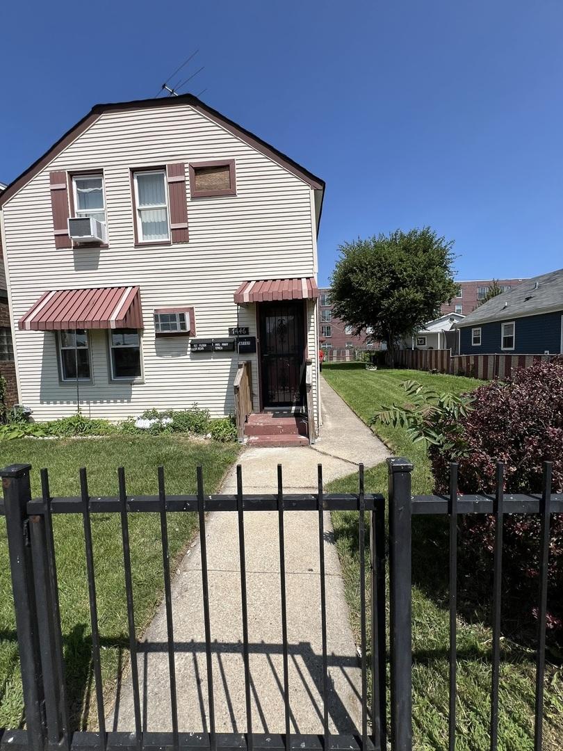 7446 W 64th St., Summit, IL 60501