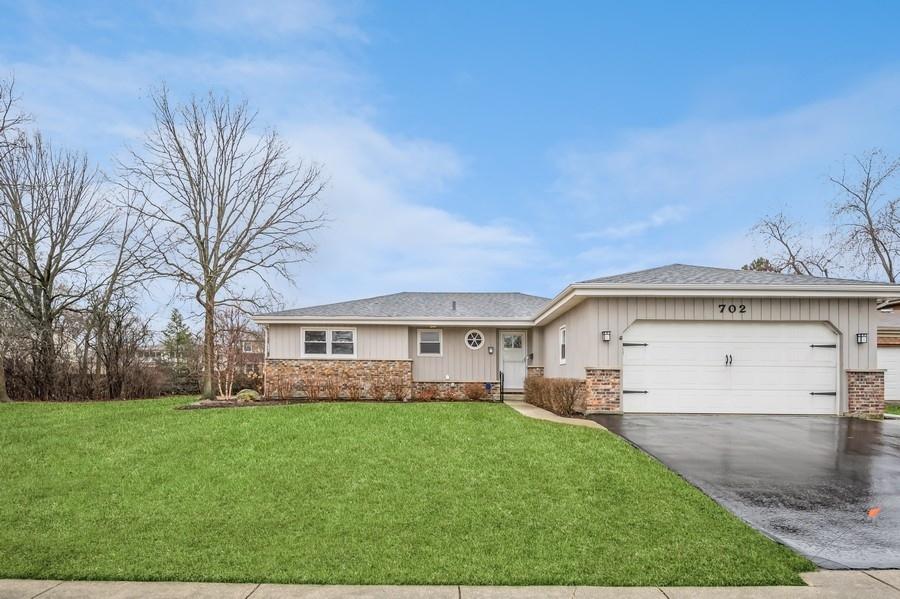 702 Barberry Rd., Highland Park, IL 60035