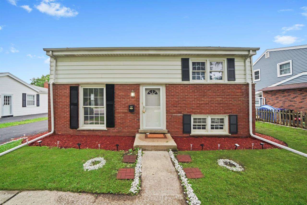 221 S Park Blvd., Glen Ellyn, IL 60137