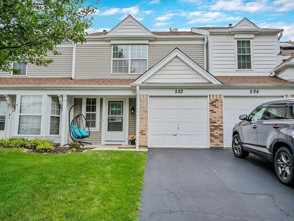 282 E Shag Bark Ln., Streamwood, IL 60107