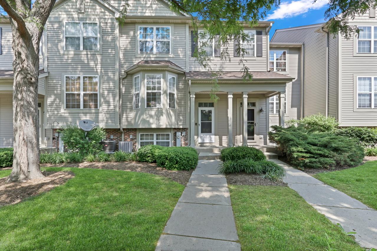 983 Ellsworth Dr., Grayslake, IL 60030