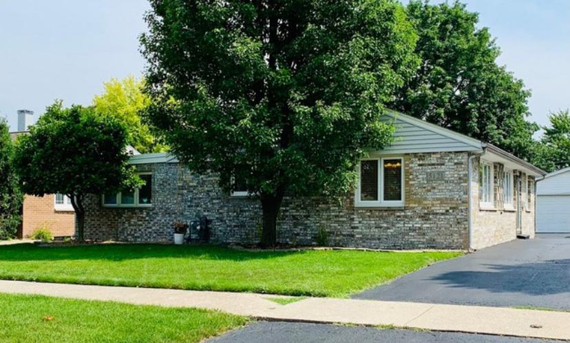 5121 W 101st St., Oak Lawn, IL 60453