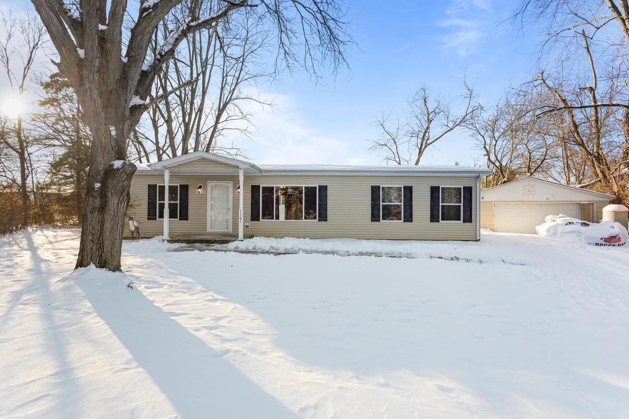 1101 James Ct., Mahomet, IL 61853