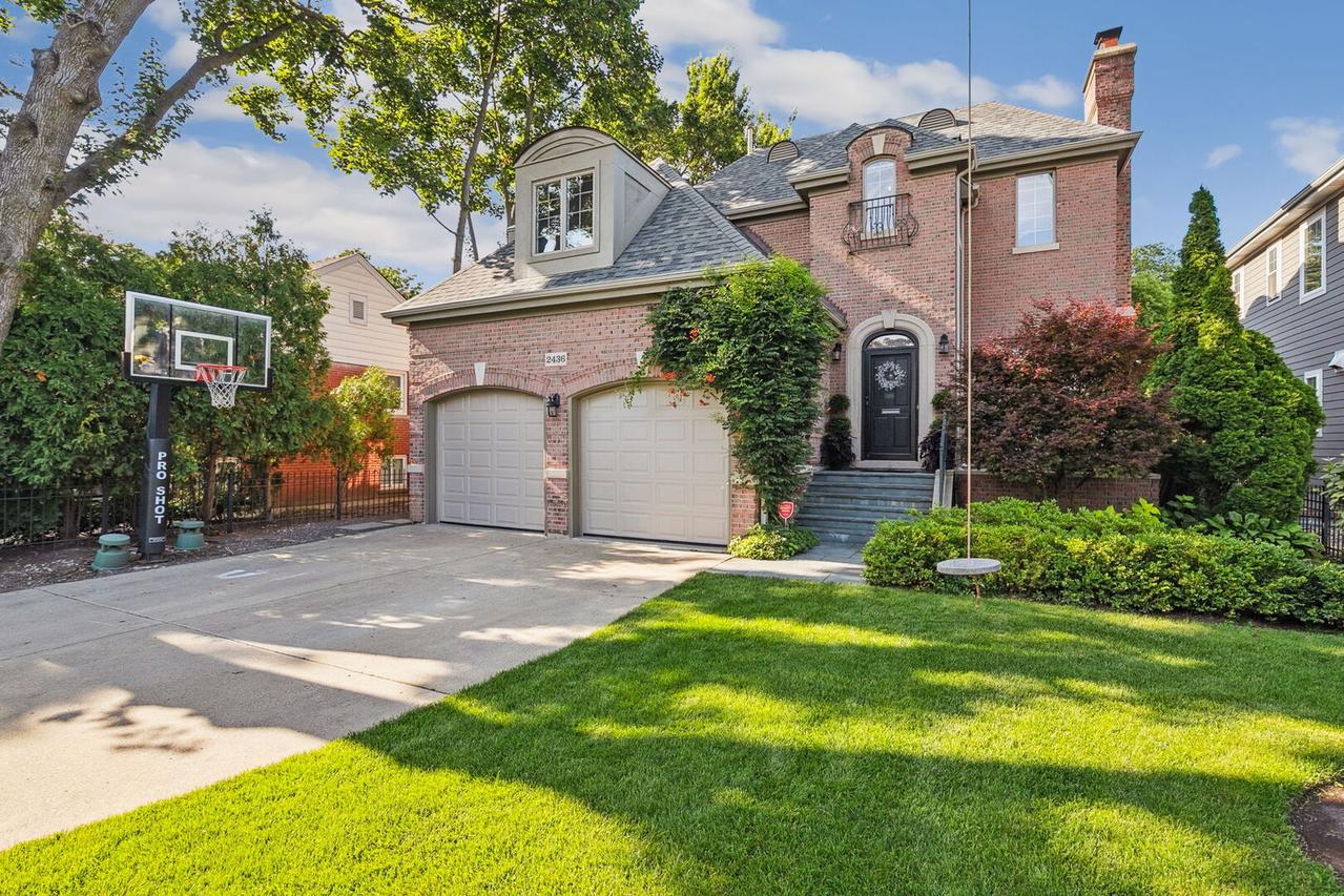 2436 Thornwood Ave., Wilmette, IL 60091
