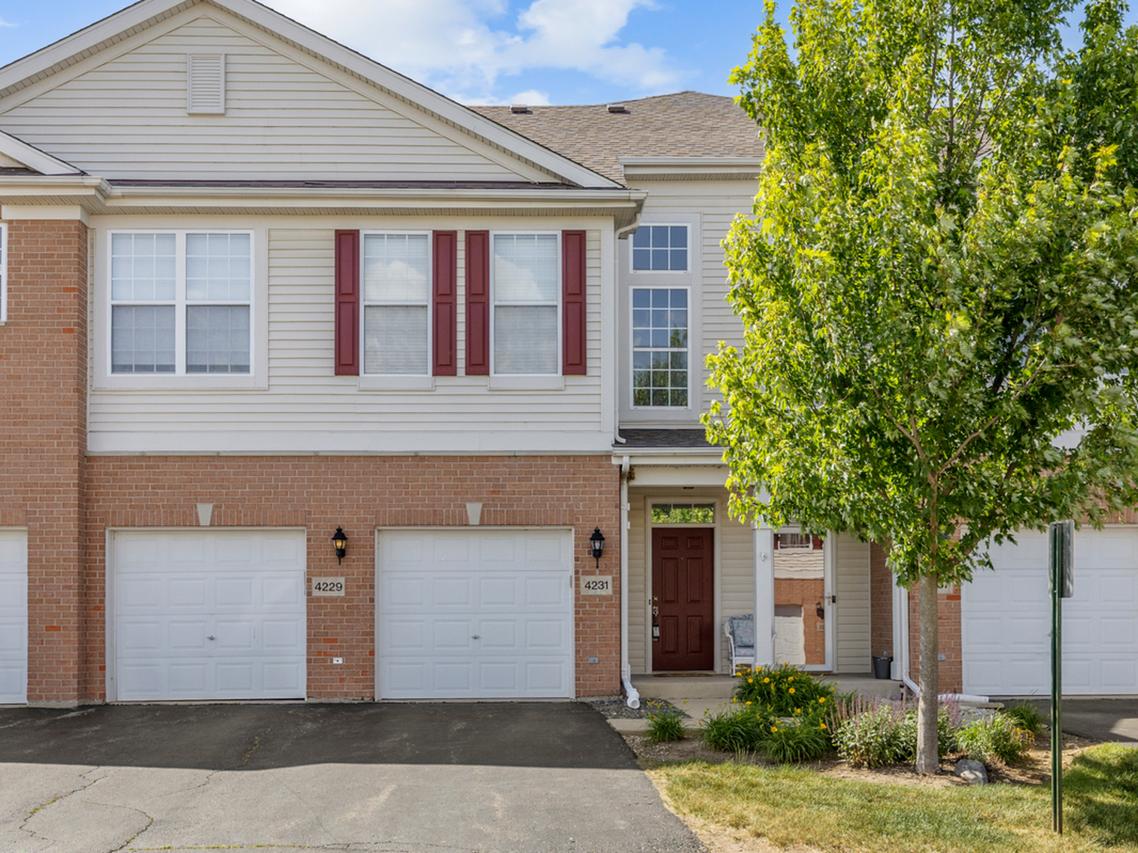 4231 Savoy Ln., Mchenry, IL 60050