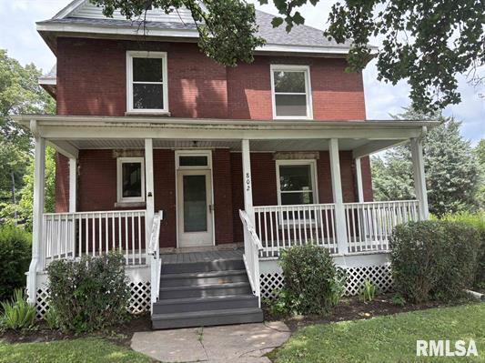 802 W 4th St., Sterling, IL 61081