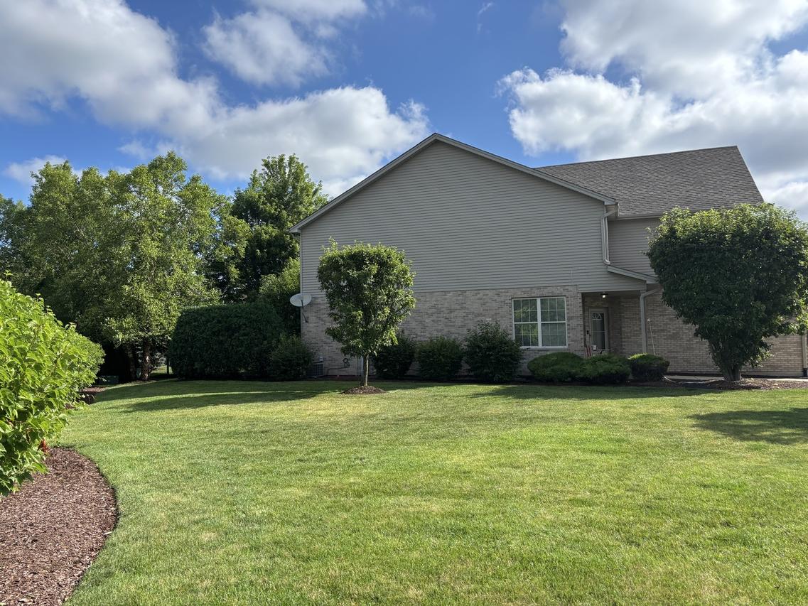 9002 Mansfield Dr., Tinley Park, IL 60487