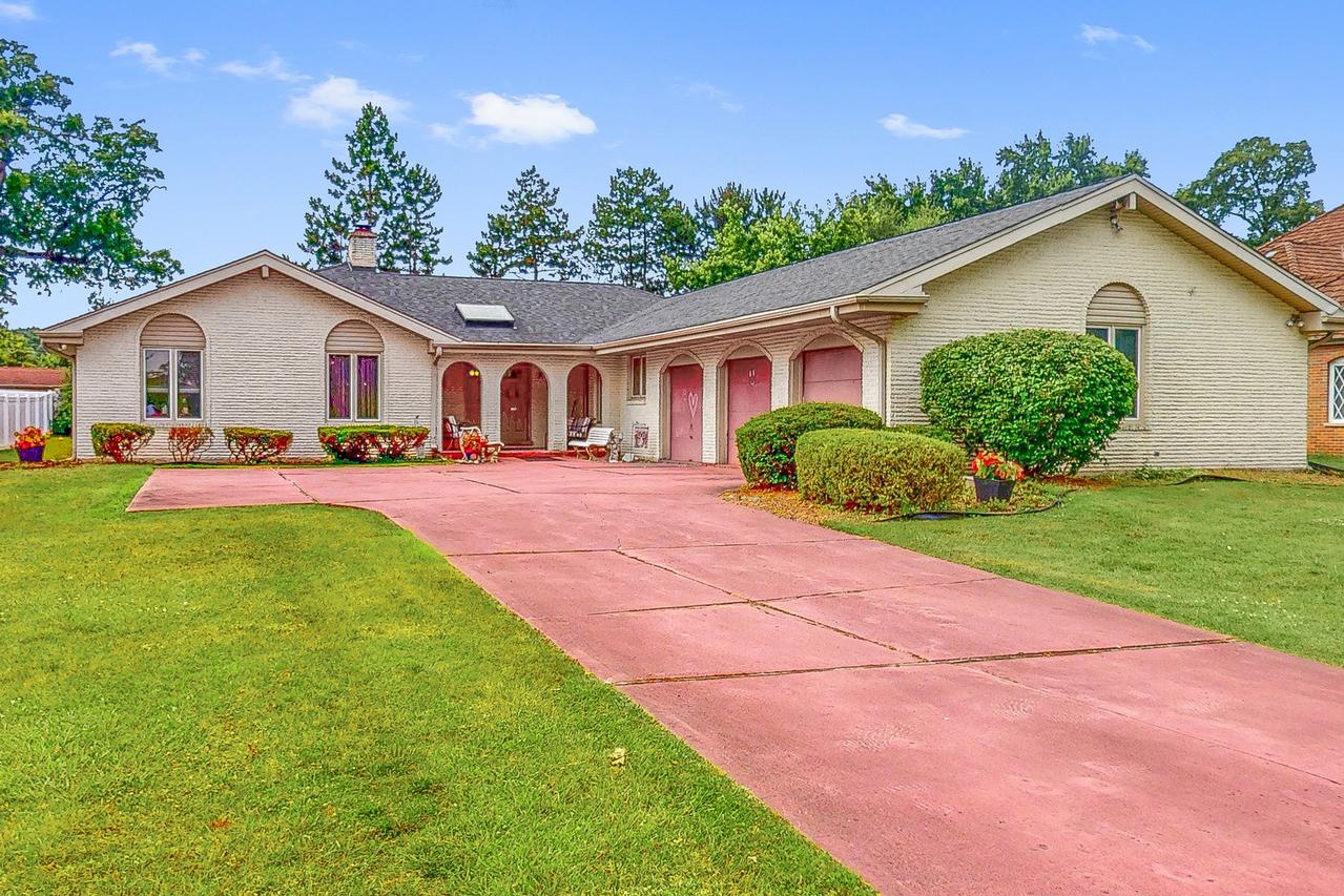 476 Hiawatha Tr., Wood Dale, IL 60191