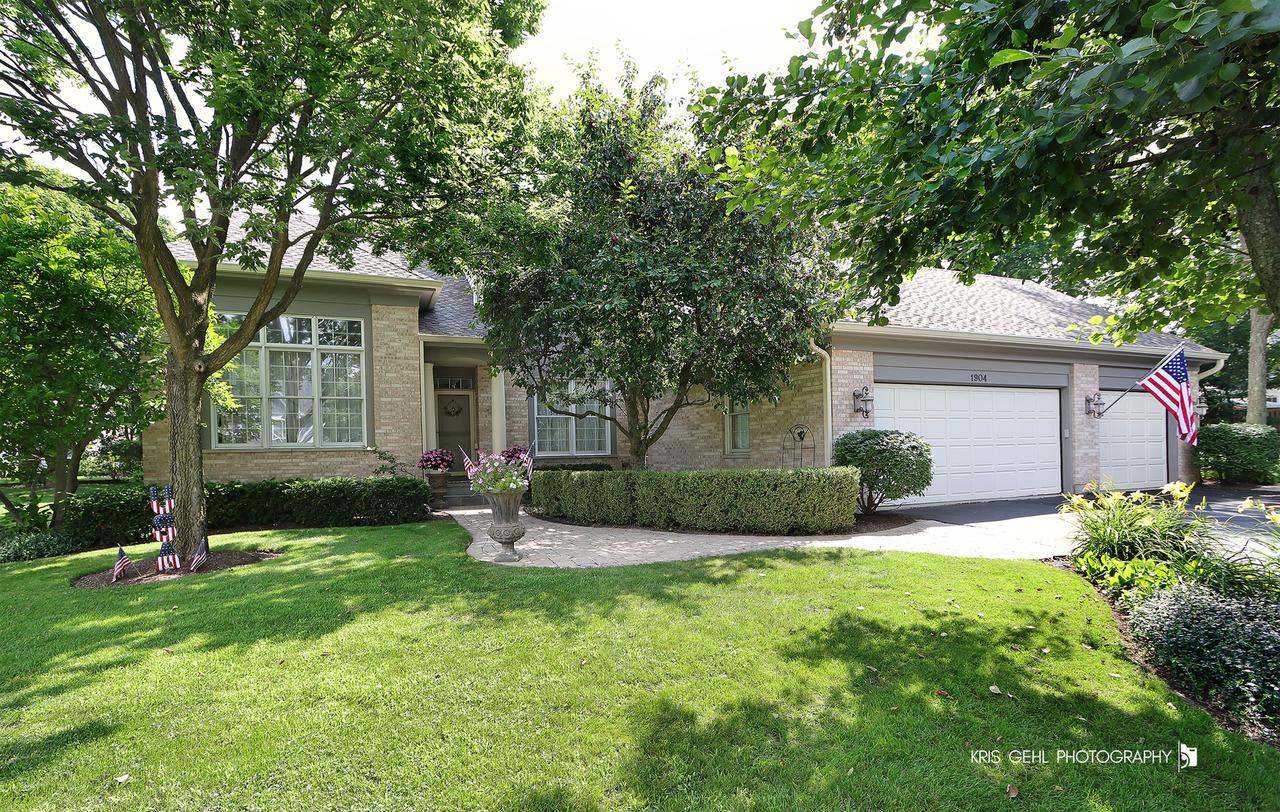 1904 Halifax St., Libertyville, IL 60048