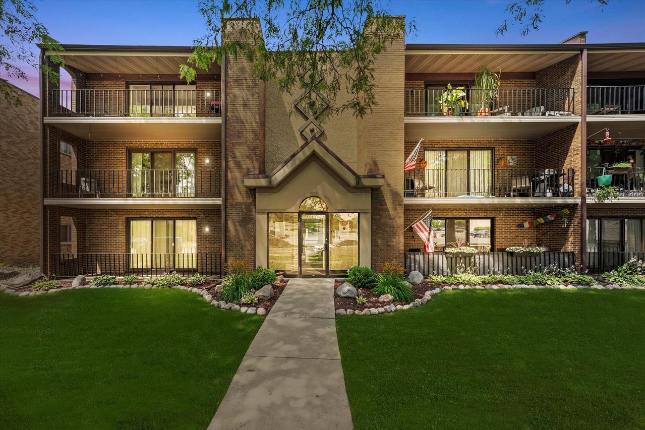 10316 S Keating Ave. #A3, Oak Lawn, IL 60453