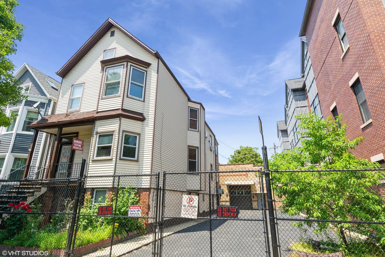 2140 W Irving Park Rd., Chicago, IL 60618